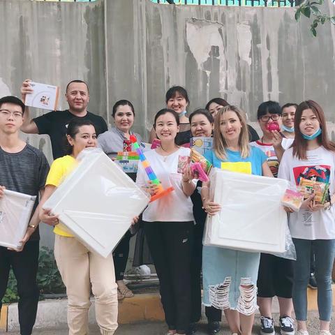 “轻心锻炼 趣味套圈”电话经理三班创意运动会