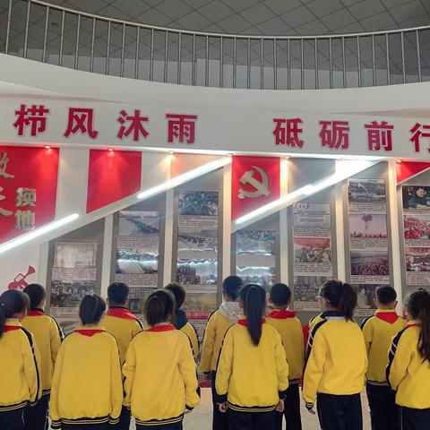 传承红色经典，晕染心灵底色