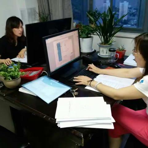 山阳县财政局精准扶贫“一卡一薄”工作之三篇：最美扶贫加班人