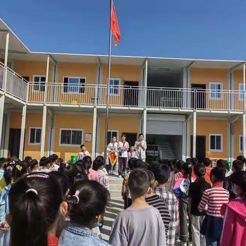 梁李小学近视防控宣传教育