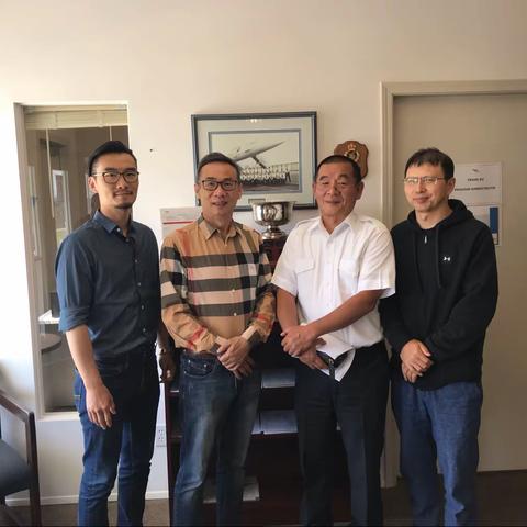丁友法一行前往加拿大晶品航空学院参观考察。