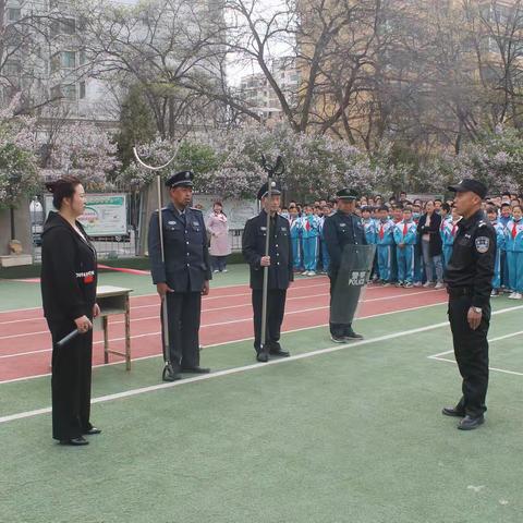 加强反恐防爆教育  增强师生安全意识 ---白银区第五小学开展反恐防爆应急演练