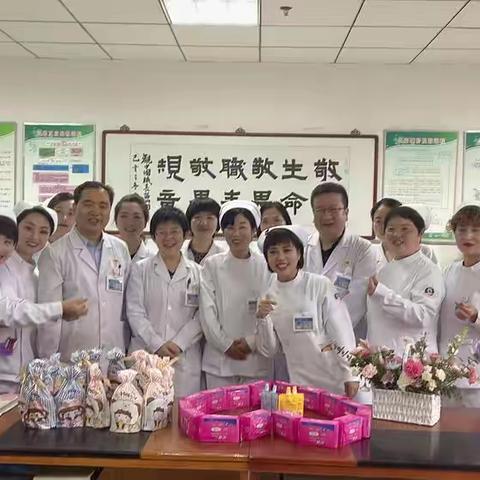 暖如初夏的大家庭