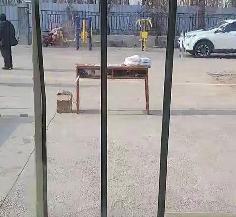 细心护理 保障防控晚年生活 精心换放心