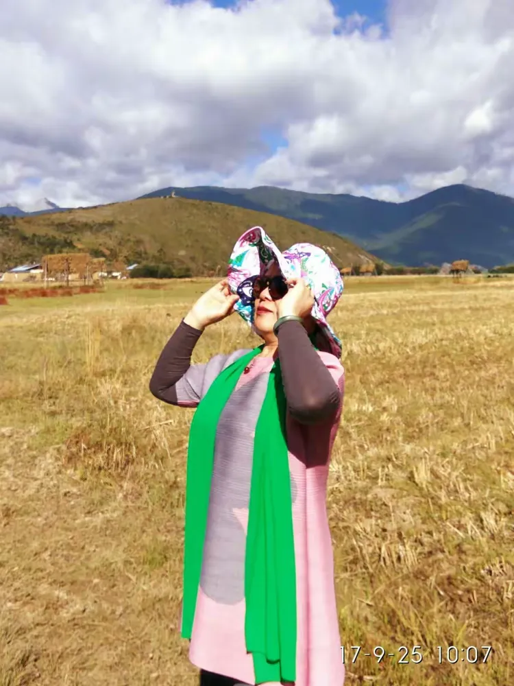 2017年9月25日9位同学自驾来到香格里拉依拉大草原