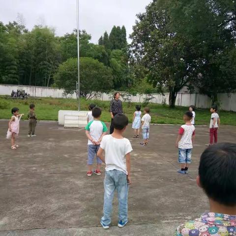 三桥小学助残日捐款