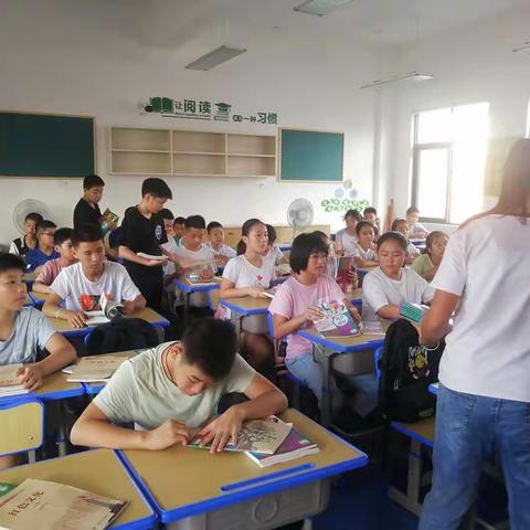 朝气蓬勃    满怀期待——记赣州中学蓉江校区七年级（5）班开学第一天