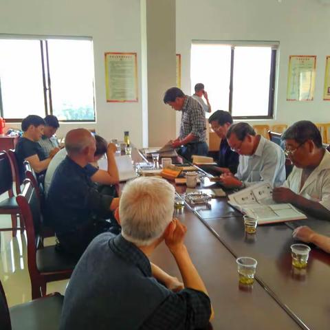 文化能人和婺城区文化干部来我们筱溪村挖掘古代文化！村上的老一辈讲解古代文化！