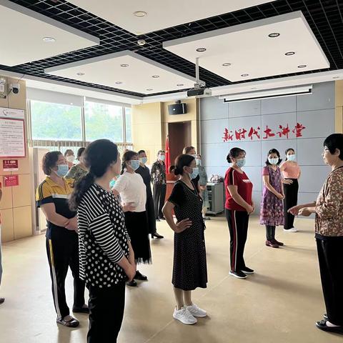 民治社区长青老龄大学“舞动老年，绽放精彩”