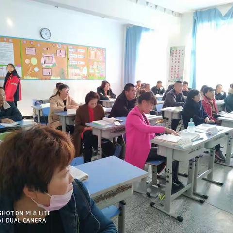 师生同心，家校同行。七年一班家长会