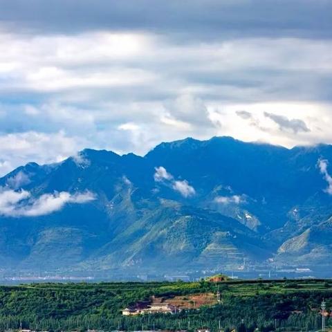 浓墨重彩话军旅 车轮滚滚永向前