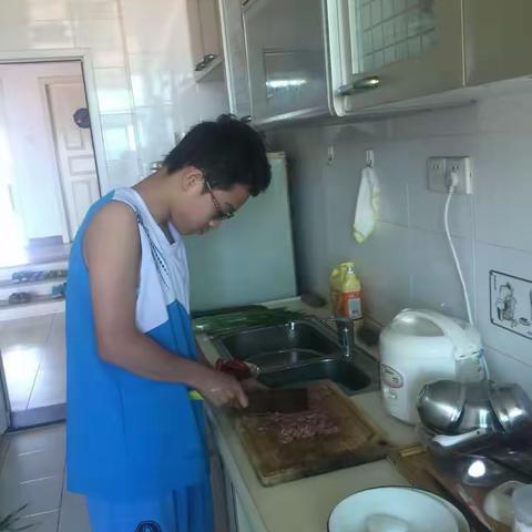 “母亲节”我的感恩回馈！谢谢您！我的妈妈！初二（1）班 李忠林！