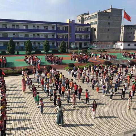 田畈街镇中心学校“五个一”红色主题教育活动