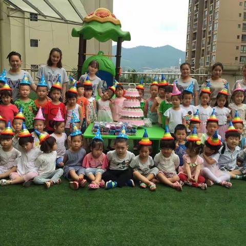 宝贝们生日快乐，天天开心，健康成长！