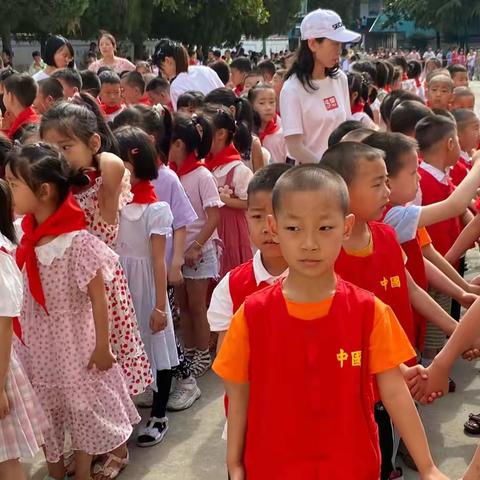 “幼小衔接，我们在行动”——大新镇中心幼儿园大班开展走进小学参观活动