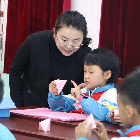 金沙县2022年小学美术优质课评选活动（丙组）在鼓场街道中心学校举行