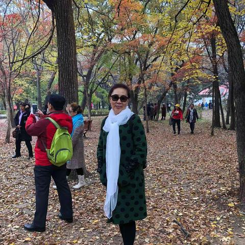 19.10.20南湖看红叶，长春电影制片厂，这有山，留下开心快乐足迹。