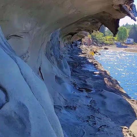 Nanaimo 的加比奥拉岛马拉斯皮纳的奇幻砂岩，石头隧道，惟妙惟肖，不禁感叹大自然的鬼斧神工。。。。