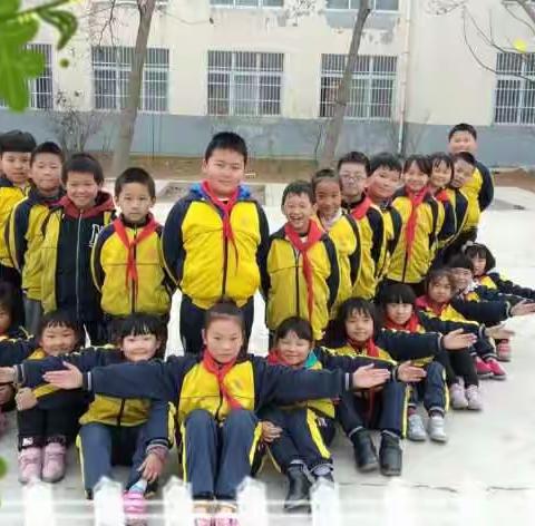 真我风彩，非同一般！                                        辛庄小学二年级:崇爱班