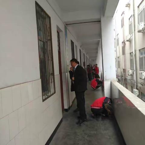 携手共建卫生城，齐心同育文明花