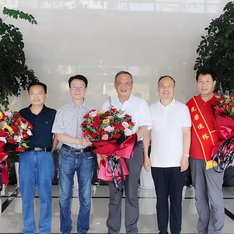 芳华永驻花正艳 夕阳正红霞满天 ——河南省税务局机关隆重举办荣誉退休仪式