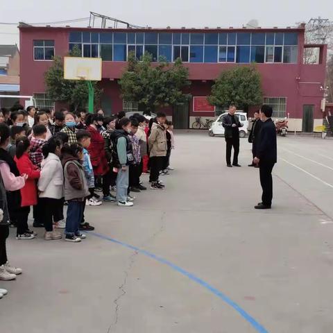 西辛村小学“清明祭英烈”活动