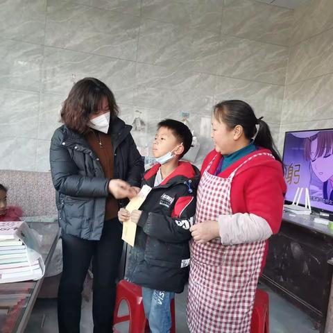 市、县妇联到洗马镇开展慰问活动