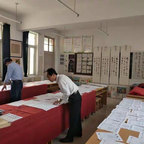 四完小硬笔书法比赛终审！