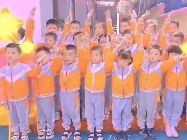 红太阳幼儿园大大班给大家拜年啦！