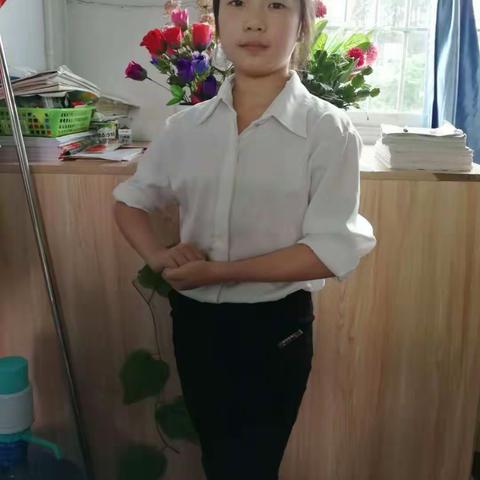 涪陵龙潭新星小学2020春2016级二班——《向日葵🌻》中队，向着太阳☀向着梦想，快乐成长。