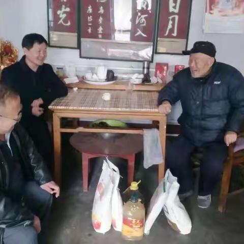 浓浓关爱暖人心     节前慰问送真情--区粮食事业发展中心开展春节前慰问离退休老干部活动