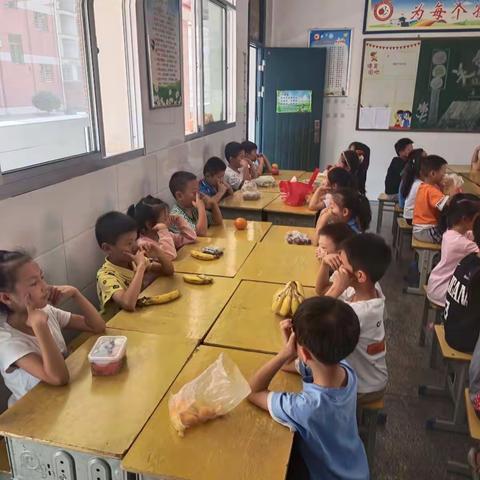 体验劳动乐趣，巧做水果拼盘