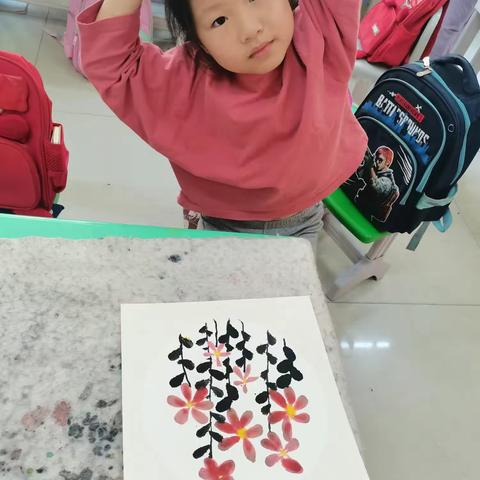 启蒙幼儿园大班作品*天使之城美术