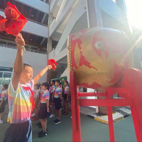 唱响红色旋律  心随祖国腾飞——记北海小学四年级爱国歌曲合唱比赛