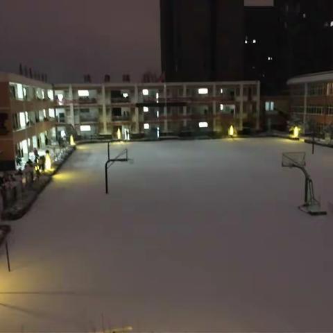 泾渭中学雨雪天气安全须知—高高兴兴上学，平平安安回家