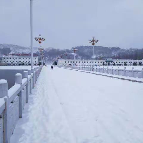 雪来啦！我找站过的地方！(●'◡'●)ﾉ❤