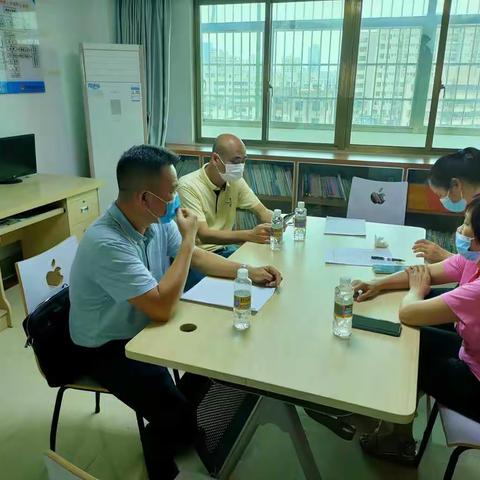 大同街道工委副书记郭文平接访骑楼小吃街信访人