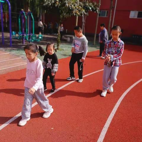 微笑呵护他们的明天—2021—2022学年第一学期康复班班主任工作总结