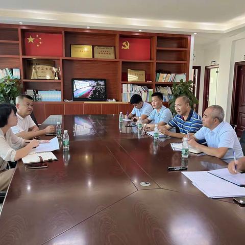 区财政局党组书记、局长陈雪亮到包点村开展60岁以上人群新冠疫苗接种等工作督导