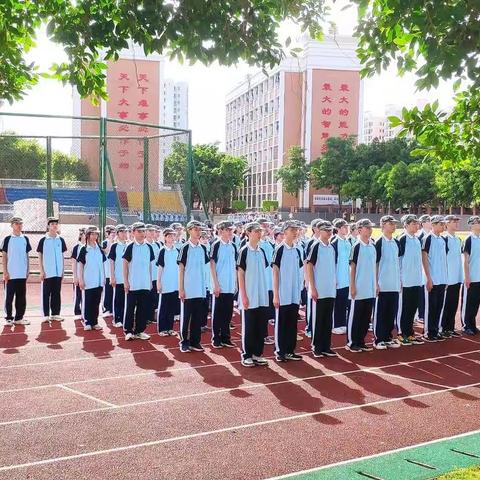 厉兵秣马 不负芳华 ——海口市琼山中学高一577班军训掠影