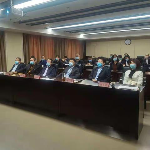 观看警示教育片 强化党风廉政教育