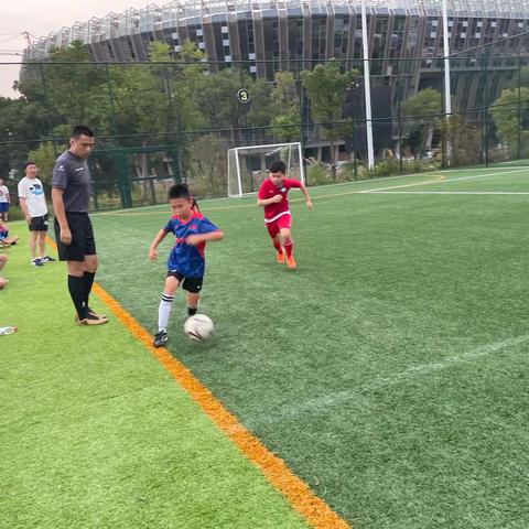 快乐充实的暑假生活妙高小学 四（3）班 张嘉豪