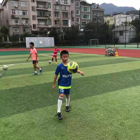妙高小学  二（3）班 张嘉豪  快乐充实的暑假生活
