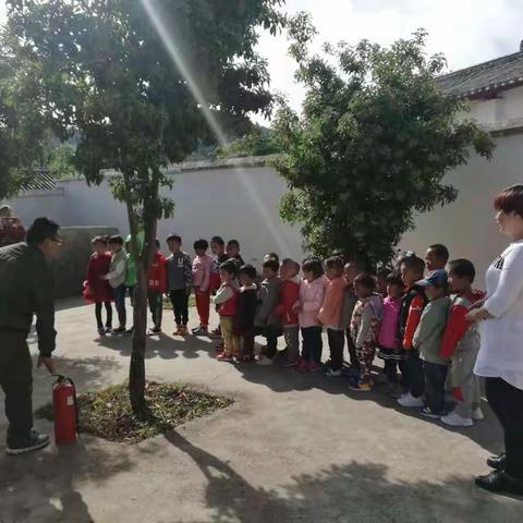 太安乡太安中心幼儿园2016___2017学年下学期消防安全应急演练家长安全知识讲座大会