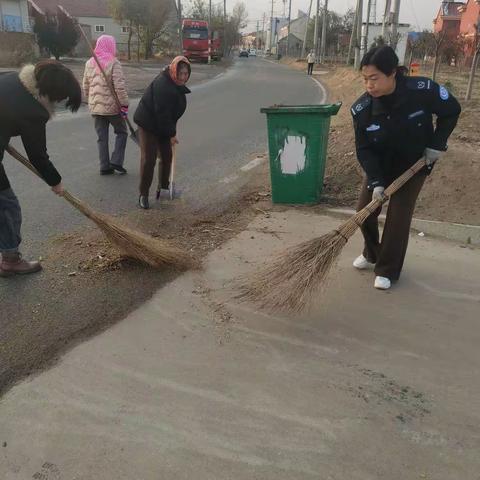 环境卫生带头干，齐力打造美丽八村社区