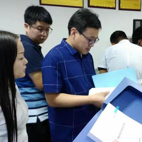 武安市委网信办对属地网站及新媒体账号运营单位检查指导暑期“扫黄打非”工作