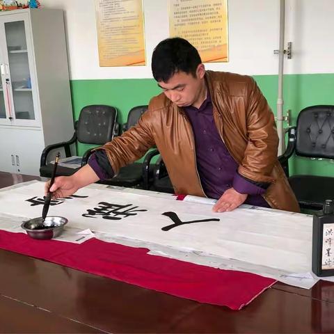 刘汉小学开启书法教学课程
