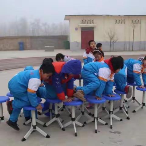 刘汉小学元旦趣味运动会