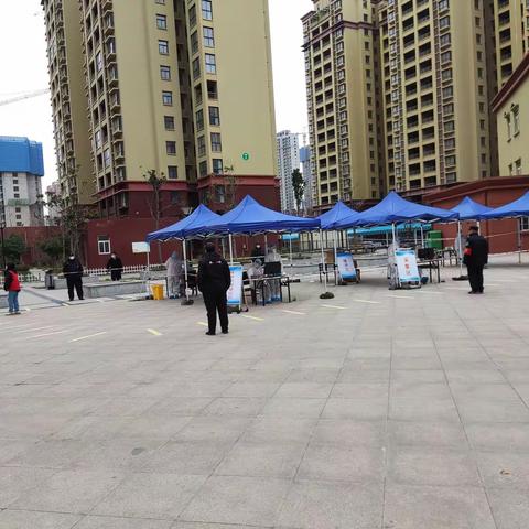 崇皇街道金鹿社区代表高陵区迎接市疫情指挥部检查
