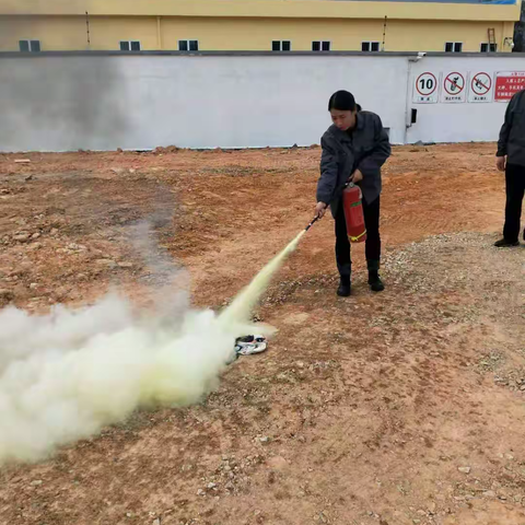 泰宁县供销社：  巧做 “四则运算”，加强春节安全防范工作